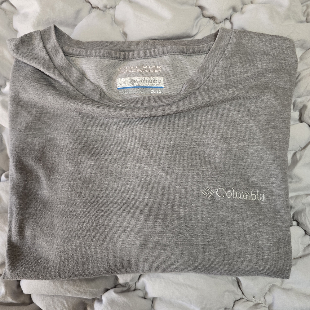 Columbia Gray Short Sleeve Shirt
